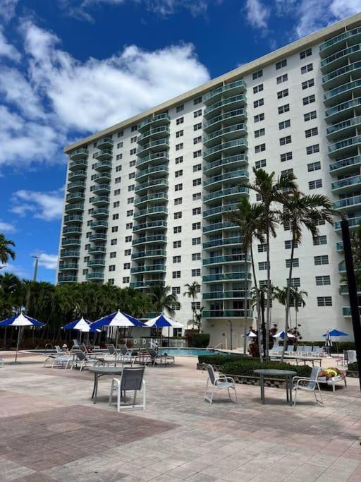 Sunny Isles Beach Spacious Apartment Ngoại thất bức ảnh