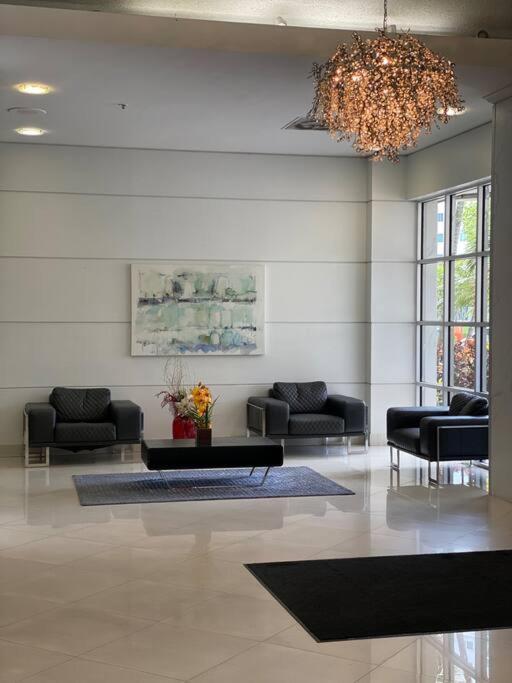 Sunny Isles Beach Spacious Apartment Ngoại thất bức ảnh